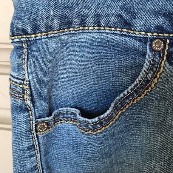 Levi's Jeans Two Button Front MidRise Sz31/32 MidWash Very Good Condition - Picture 7 of 8